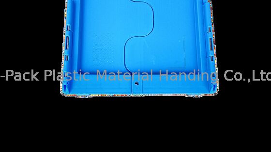Kothak kecil dengan engsel batang baja yang dicetak logo di kedua sisinya