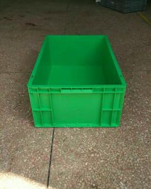 Virgin Polyethylene Green Stackable Wadah Penyimpanan Plastik 600 * 400 * 230mm Ukuran Standar Konveyor Dan Sistem Penyortiran