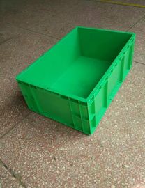 Virgin Polyethylene Green Stackable Wadah Penyimpanan Plastik 600 * 400 * 230mm Ukuran Standar Konveyor Dan Sistem Penyortiran